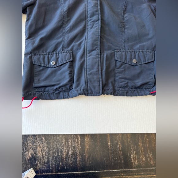 Hollister Dark Navy Blue Rain Jacket with 2 front pockets. Size Large - Picture 7 of 9